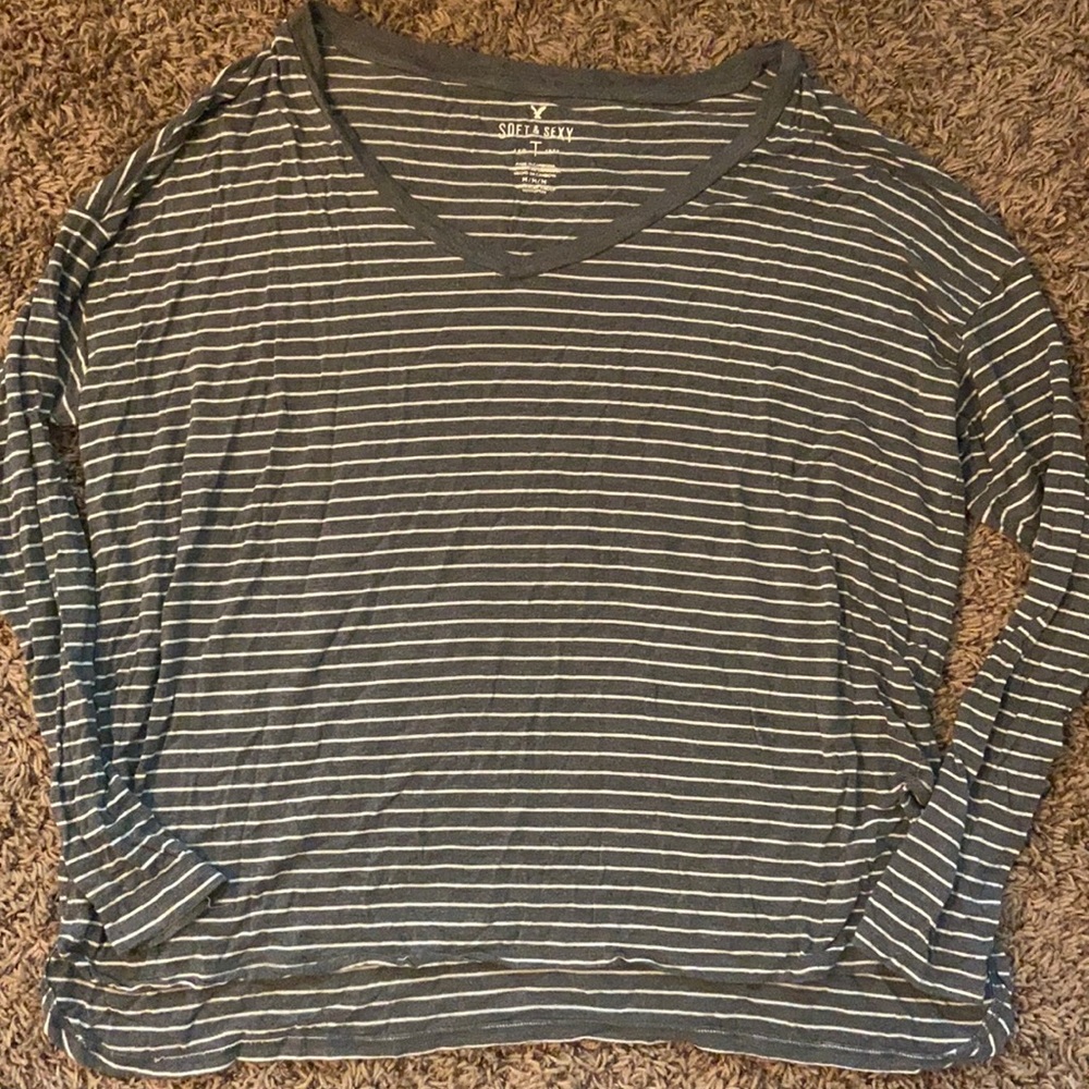 Gray and white American Eagle long sleeve, Size M